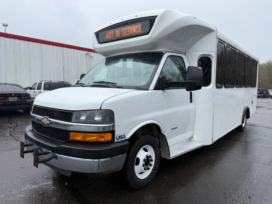 Used 2017 Chevrolet Express Commercial Cutaway in Ortonville, Michigan | Marsh Auto Sales LLC. Ortonville, Michigan