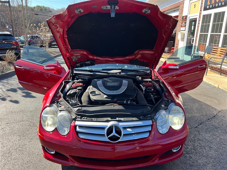 2007 Mercedes-Benz SL-Class 2dr Roadster 5.5L V8, available for sale in Canton, Connecticut | Lava Motors. Canton, Connecticut 2007 Mercedes-Benz SL-Class 2dr Roadster 5.5L V8, available for sale in Canton, Connecticut | Lava Motors. Canton, Connecticut