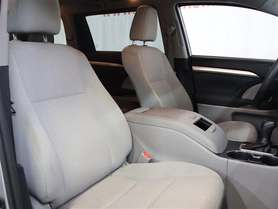 2018 Toyota Highlander LE, available for sale in Paterson, New Jersey | Fast Track Motors. Paterson, New Jersey 2018 Toyota Highlander LE, available for sale in Paterson, New Jersey | Fast Track Motors. Paterson, New Jersey