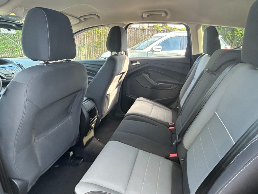 2015 Ford Escape 4WD 4dr SE, available for sale in West Babylon, New York | New Gen Auto Group. West Babylon, New York 2015 Ford Escape 4WD 4dr SE, available for sale in West Babylon, New York | New Gen Auto Group. West Babylon, New York