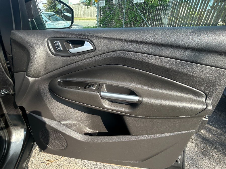 2015 Ford Escape 4WD 4dr SE, available for sale in West Babylon, New York | New Gen Auto Group. West Babylon, New York 2015 Ford Escape 4WD 4dr SE, available for sale in West Babylon, New York | New Gen Auto Group. West Babylon, New York