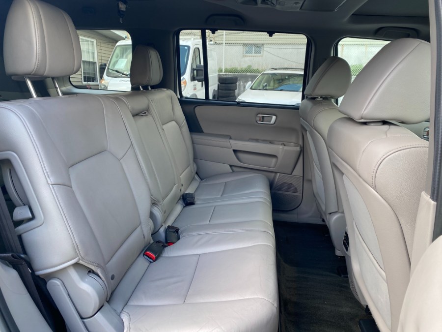 2013 Honda Pilot 4WD 4dr Touring w/RES & Navi, available for sale in Paterson, New Jersey | DZ Automall. Paterson, New Jersey 2013 Honda Pilot 4WD 4dr Touring w/RES & Navi, available for sale in Paterson, New Jersey | DZ Automall. Paterson, New Jersey