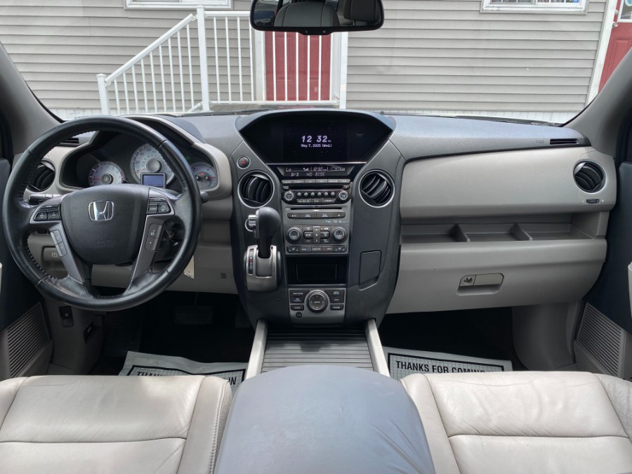 2013 Honda Pilot 4WD 4dr Touring w/RES & Navi, available for sale in Paterson, New Jersey | DZ Automall. Paterson, New Jersey 2013 Honda Pilot 4WD 4dr Touring w/RES & Navi, available for sale in Paterson, New Jersey | DZ Automall. Paterson, New Jersey