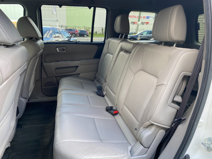 2013 Honda Pilot 4WD 4dr Touring w/RES & Navi, available for sale in Paterson, New Jersey | DZ Automall. Paterson, New Jersey 2013 Honda Pilot 4WD 4dr Touring w/RES & Navi, available for sale in Paterson, New Jersey | DZ Automall. Paterson, New Jersey