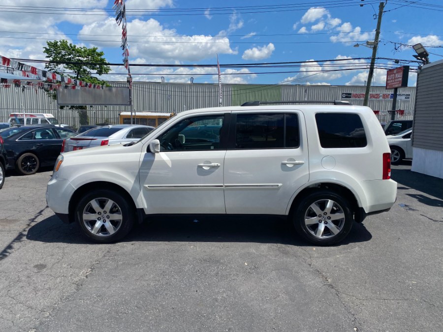 2013 Honda Pilot 4WD 4dr Touring w/RES & Navi, available for sale in Paterson, New Jersey | DZ Automall. Paterson, New Jersey 2013 Honda Pilot 4WD 4dr Touring w/RES & Navi, available for sale in Paterson, New Jersey | DZ Automall. Paterson, New Jersey