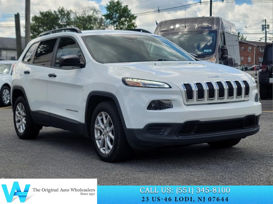 Used 2016 Jeep Cherokee in Lodi, New Jersey | AW Auto & Truck Wholesalers, Inc. Lodi, New Jersey