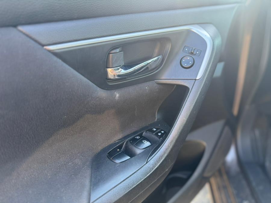 2015 Nissan Altima 4dr Sdn I4 2.5 SV, available for sale in BURLINGTON, New Jersey | Tri States Auto Group. BURLINGTON, New Jersey 2015 Nissan Altima 4dr Sdn I4 2.5 SV, available for sale in BURLINGTON, New Jersey | Tri States Auto Group. BURLINGTON, New Jersey