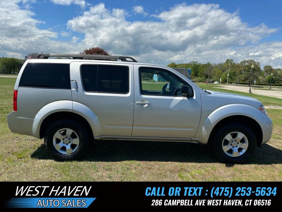 2011 Nissan Pathfinder 4WD 4dr V6 Silver, available for sale in West Haven, Connecticut | West Haven Auto Sales LLC. West Haven, Connecticut 2011 Nissan Pathfinder 4WD 4dr V6 Silver, available for sale in West Haven, Connecticut | West Haven Auto Sales LLC. West Haven, Connecticut
