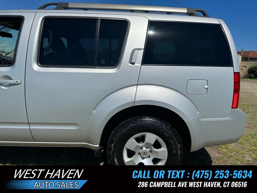 2011 Nissan Pathfinder 4WD 4dr V6 Silver, available for sale in West Haven, Connecticut | West Haven Auto Sales LLC. West Haven, Connecticut 2011 Nissan Pathfinder 4WD 4dr V6 Silver, available for sale in West Haven, Connecticut | West Haven Auto Sales LLC. West Haven, Connecticut