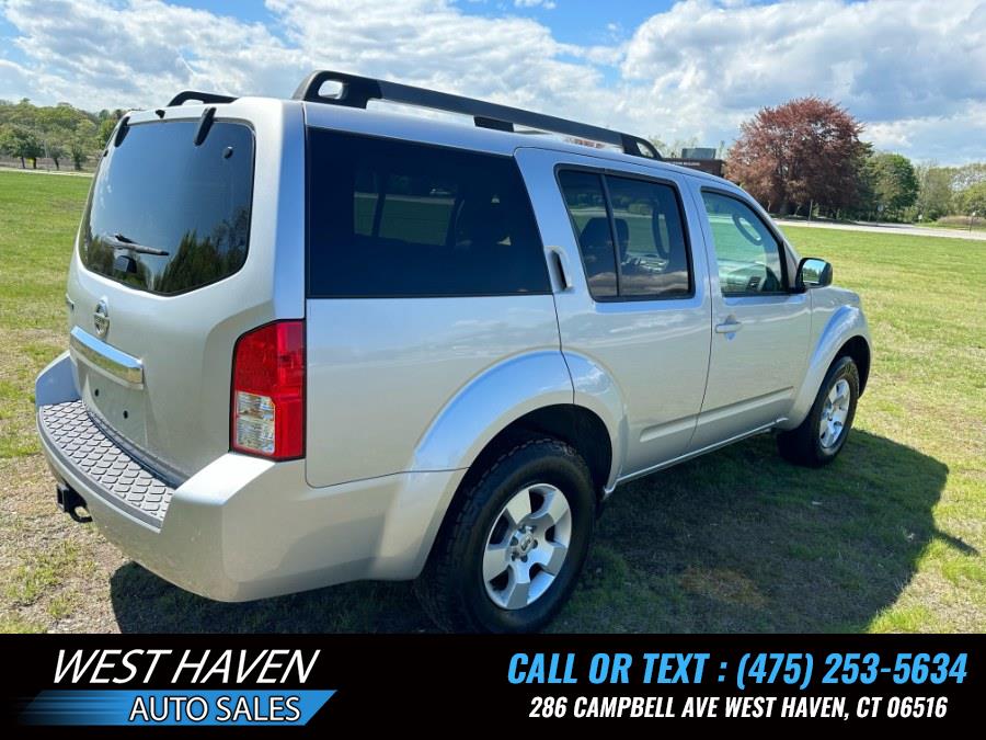 2011 Nissan Pathfinder 4WD 4dr V6 Silver, available for sale in West Haven, Connecticut | West Haven Auto Sales LLC. West Haven, Connecticut 2011 Nissan Pathfinder 4WD 4dr V6 Silver, available for sale in West Haven, Connecticut | West Haven Auto Sales LLC. West Haven, Connecticut
