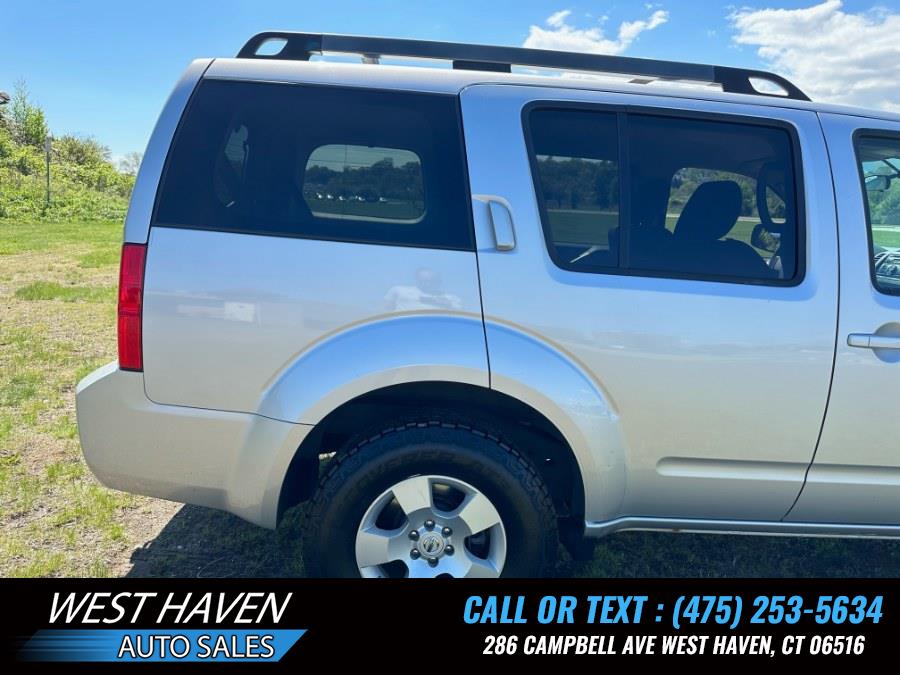 2011 Nissan Pathfinder 4WD 4dr V6 Silver, available for sale in West Haven, Connecticut | West Haven Auto Sales LLC. West Haven, Connecticut 2011 Nissan Pathfinder 4WD 4dr V6 Silver, available for sale in West Haven, Connecticut | West Haven Auto Sales LLC. West Haven, Connecticut