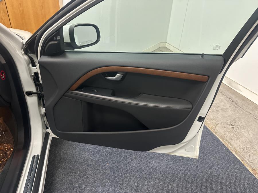 2010 Volvo S80 4dr Sdn I6 FWD, available for sale in Plainville, Connecticut | New England Auto Sales LLC. Plainville, Connecticut 2010 Volvo S80 4dr Sdn I6 FWD, available for sale in Plainville, Connecticut | New England Auto Sales LLC. Plainville, Connecticut