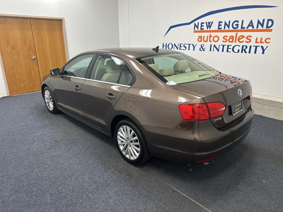 2011 Volkswagen Jetta Sedan 4dr Auto SEL w/Sunroof PZEV, available for sale in Plainville, Connecticut | New England Auto Sales LLC. Plainville, Connecticut 2011 Volkswagen Jetta Sedan 4dr Auto SEL w/Sunroof PZEV, available for sale in Plainville, Connecticut | New England Auto Sales LLC. Plainville, Connecticut