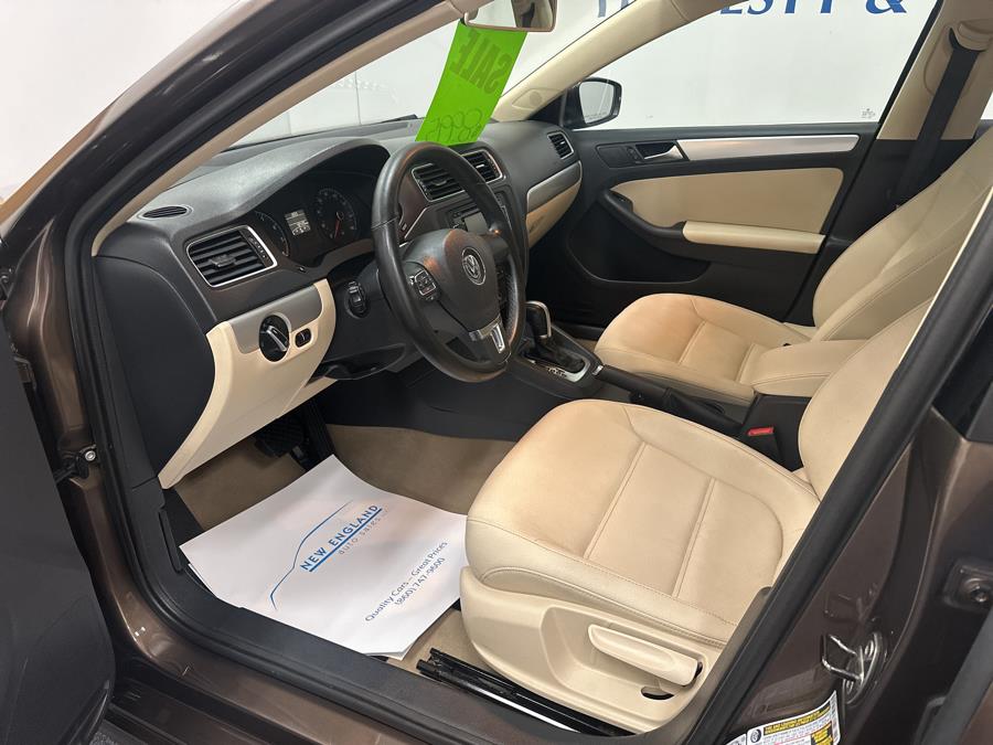 2011 Volkswagen Jetta Sedan 4dr Auto SEL w/Sunroof PZEV, available for sale in Plainville, Connecticut | New England Auto Sales LLC. Plainville, Connecticut 2011 Volkswagen Jetta Sedan 4dr Auto SEL w/Sunroof PZEV, available for sale in Plainville, Connecticut | New England Auto Sales LLC. Plainville, Connecticut