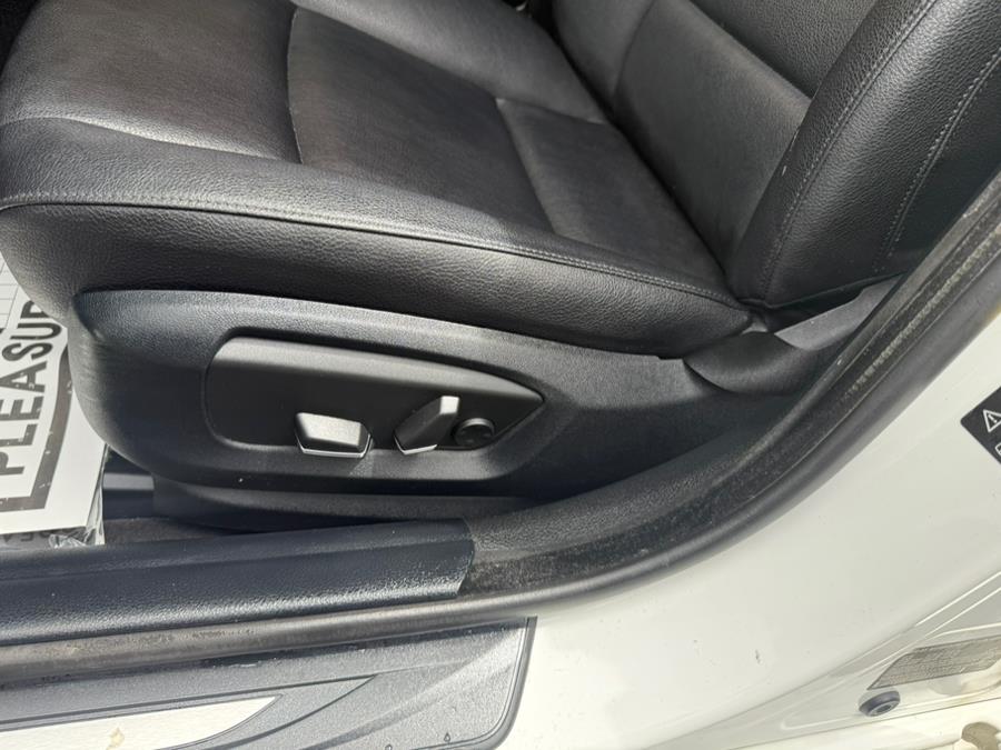 2016 BMW 5 Series 4dr Sdn 528i xDrive AWD, available for sale in Revere, Massachusetts | Wonderland Auto. Revere, Massachusetts 2016 BMW 5 Series 4dr Sdn 528i xDrive AWD, available for sale in Revere, Massachusetts | Wonderland Auto. Revere, Massachusetts