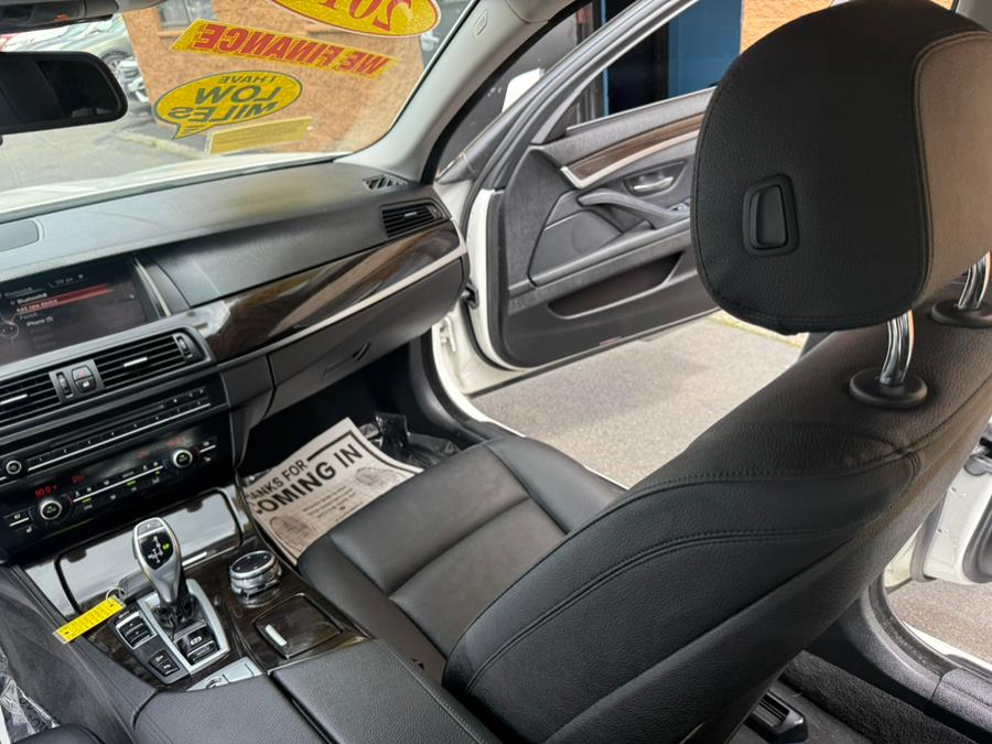 2016 BMW 5 Series 4dr Sdn 528i xDrive AWD, available for sale in Revere, Massachusetts | Wonderland Auto. Revere, Massachusetts 2016 BMW 5 Series 4dr Sdn 528i xDrive AWD, available for sale in Revere, Massachusetts | Wonderland Auto. Revere, Massachusetts