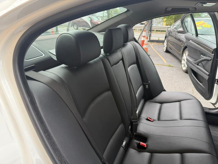 2016 BMW 5 Series 4dr Sdn 528i xDrive AWD, available for sale in Revere, Massachusetts | Wonderland Auto. Revere, Massachusetts 2016 BMW 5 Series 4dr Sdn 528i xDrive AWD, available for sale in Revere, Massachusetts | Wonderland Auto. Revere, Massachusetts