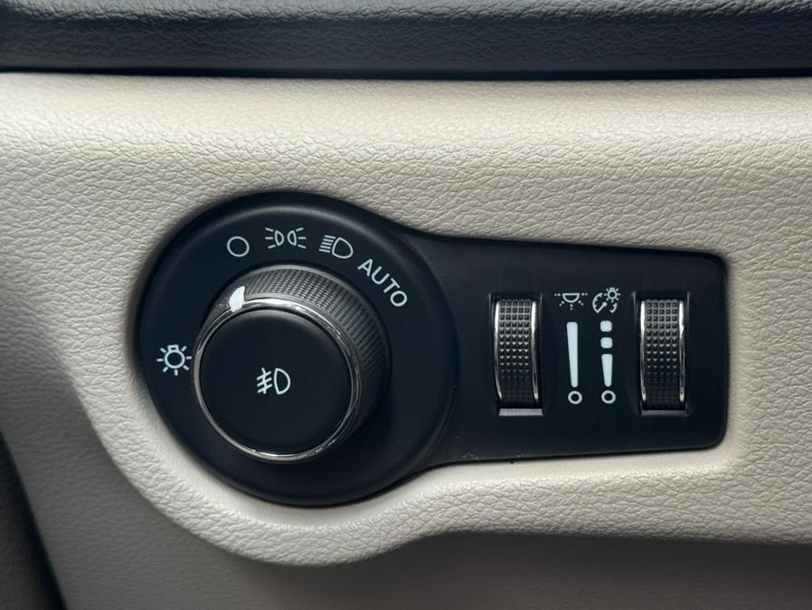 2022 Chrysler Pacifica Touring L FWD, available for sale in Newark , New Jersey | Champion Used Auto Sales 2. Newark , New Jersey 2022 Chrysler Pacifica Touring L FWD, available for sale in Newark , New Jersey | Champion Used Auto Sales 2. Newark , New Jersey