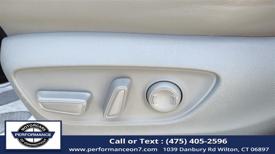 2020 Toyota Highlander XLE AWD (Natl), available for sale in Wilton, Connecticut | Performance Motor Cars Of Connecticut LLC. Wilton, Connecticut 2020 Toyota Highlander XLE AWD (Natl), available for sale in Wilton, Connecticut | Performance Motor Cars Of Connecticut LLC. Wilton, Connecticut