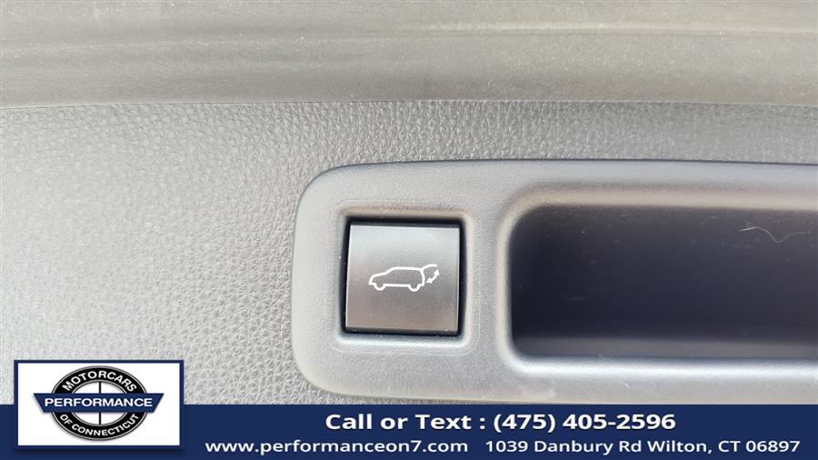 2020 Toyota Highlander XLE AWD (Natl), available for sale in Wilton, Connecticut | Performance Motor Cars Of Connecticut LLC. Wilton, Connecticut 2020 Toyota Highlander XLE AWD (Natl), available for sale in Wilton, Connecticut | Performance Motor Cars Of Connecticut LLC. Wilton, Connecticut