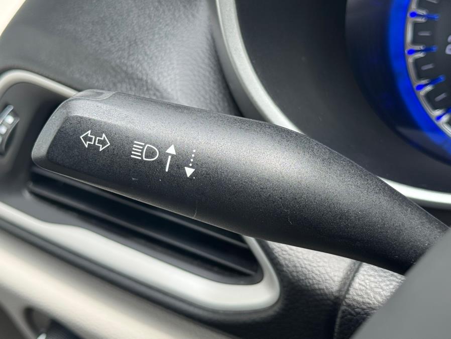 2021 Chrysler Pacifica Touring L FWD, available for sale in Newark, New Jersey | Champion Auto Sales. Newark, New Jersey 2021 Chrysler Pacifica Touring L FWD, available for sale in Newark, New Jersey | Champion Auto Sales. Newark, New Jersey