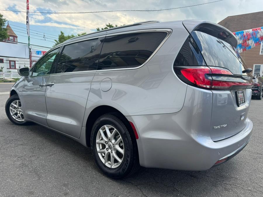 2021 Chrysler Pacifica Touring L FWD, available for sale in Newark, New Jersey | Champion Auto Sales. Newark, New Jersey 2021 Chrysler Pacifica Touring L FWD, available for sale in Newark, New Jersey | Champion Auto Sales. Newark, New Jersey