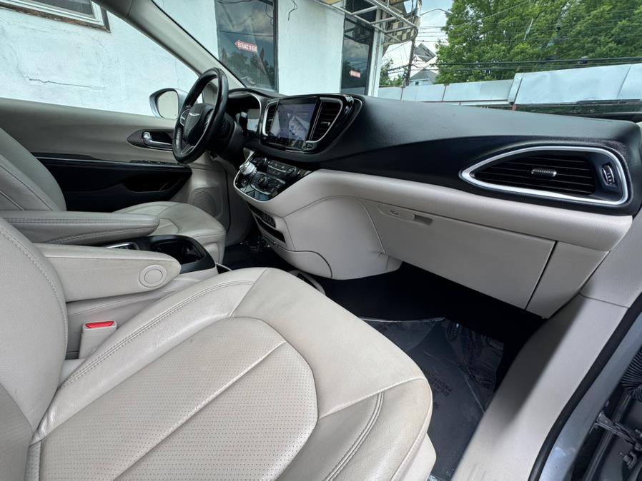 2021 Chrysler Pacifica Touring L FWD, available for sale in Newark, New Jersey | Champion Auto Sales. Newark, New Jersey 2021 Chrysler Pacifica Touring L FWD, available for sale in Newark, New Jersey | Champion Auto Sales. Newark, New Jersey