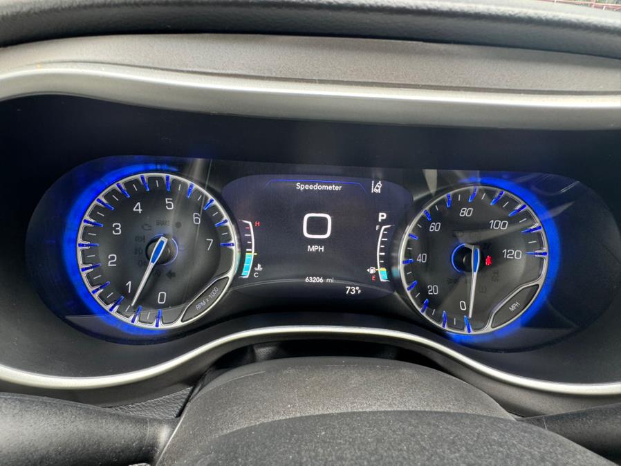 2021 Chrysler Pacifica Touring L FWD, available for sale in Newark, New Jersey | Champion Auto Sales. Newark, New Jersey 2021 Chrysler Pacifica Touring L FWD, available for sale in Newark, New Jersey | Champion Auto Sales. Newark, New Jersey