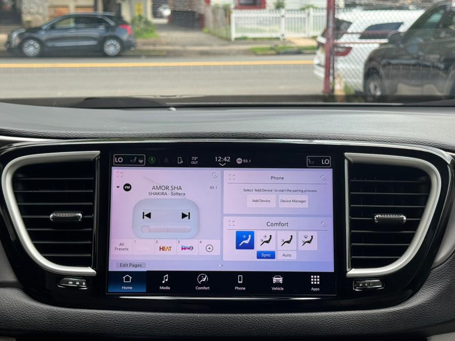 2021 Chrysler Pacifica Touring L FWD, available for sale in Newark, New Jersey | Champion Auto Sales. Newark, New Jersey 2021 Chrysler Pacifica Touring L FWD, available for sale in Newark, New Jersey | Champion Auto Sales. Newark, New Jersey