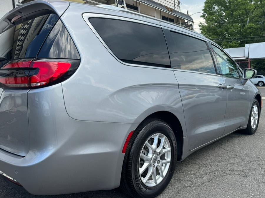 2021 Chrysler Pacifica Touring L FWD, available for sale in Newark, New Jersey | Champion Auto Sales. Newark, New Jersey 2021 Chrysler Pacifica Touring L FWD, available for sale in Newark, New Jersey | Champion Auto Sales. Newark, New Jersey