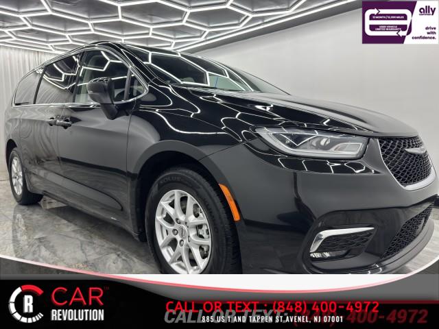 Used 2023 Chrysler Pacifica in Avenel, New Jersey | Car Revolution. Avenel, New Jersey