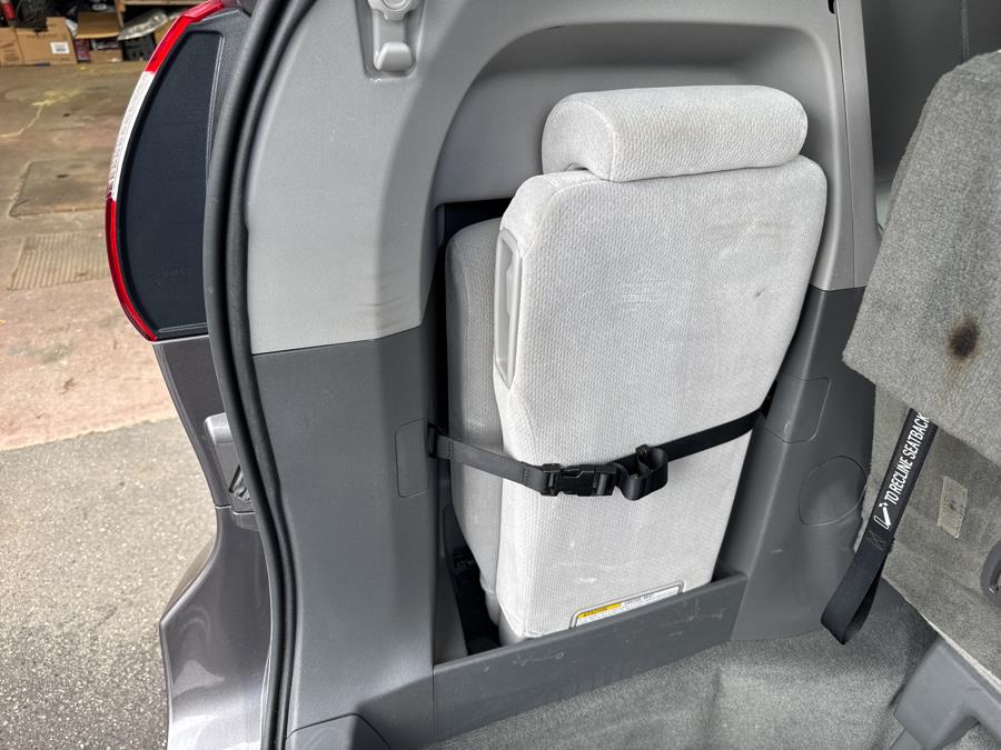 2015 Toyota Sienna 5dr 8-Pass Van LE FWD, available for sale in Waterbury, Connecticut | National Auto Brokers, Inc.. Waterbury, Connecticut 2015 Toyota Sienna 5dr 8-Pass Van LE FWD, available for sale in Waterbury, Connecticut | National Auto Brokers, Inc.. Waterbury, Connecticut