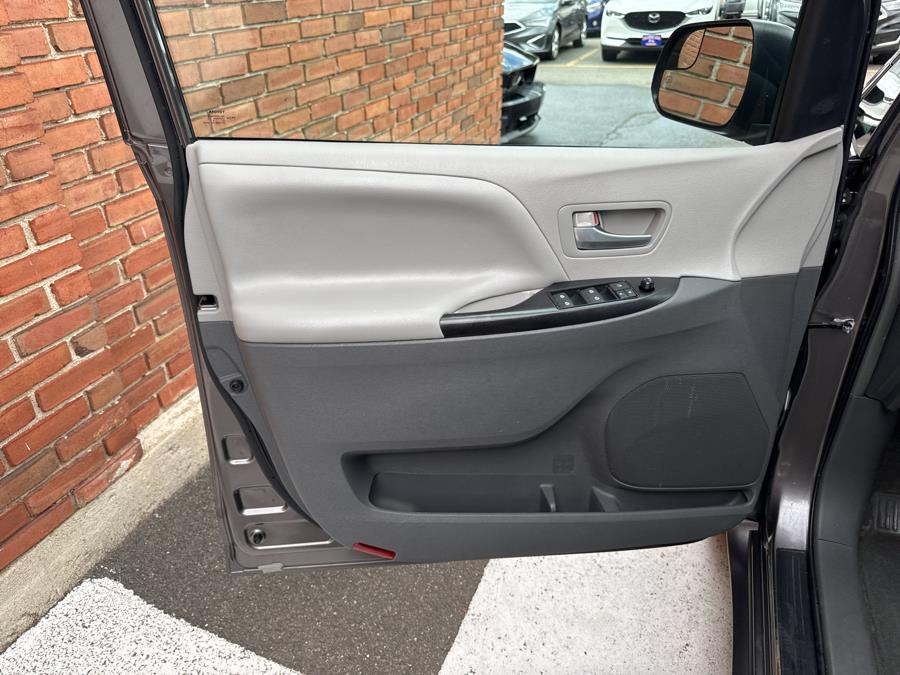 2015 Toyota Sienna 5dr 8-Pass Van LE FWD, available for sale in Waterbury, Connecticut | National Auto Brokers, Inc.. Waterbury, Connecticut 2015 Toyota Sienna 5dr 8-Pass Van LE FWD, available for sale in Waterbury, Connecticut | National Auto Brokers, Inc.. Waterbury, Connecticut