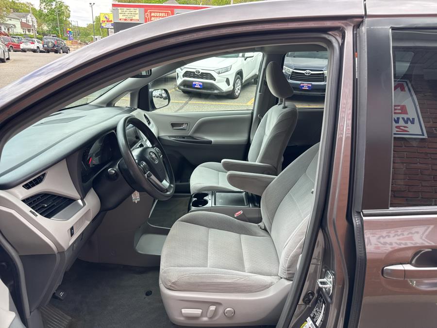 2015 Toyota Sienna 5dr 8-Pass Van LE FWD, available for sale in Waterbury, Connecticut | National Auto Brokers, Inc.. Waterbury, Connecticut 2015 Toyota Sienna 5dr 8-Pass Van LE FWD, available for sale in Waterbury, Connecticut | National Auto Brokers, Inc.. Waterbury, Connecticut