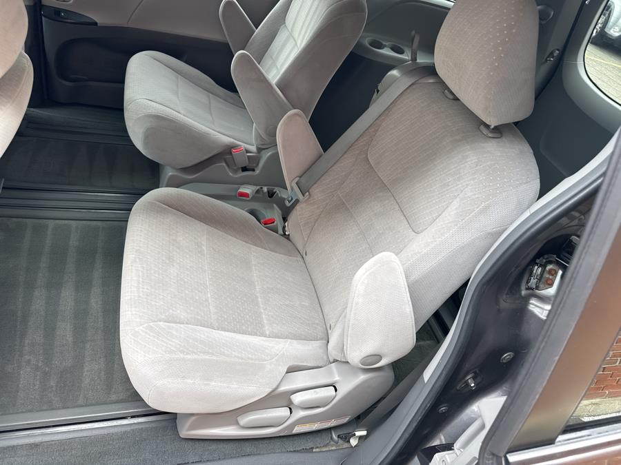 2015 Toyota Sienna 5dr 8-Pass Van LE FWD, available for sale in Waterbury, Connecticut | National Auto Brokers, Inc.. Waterbury, Connecticut 2015 Toyota Sienna 5dr 8-Pass Van LE FWD, available for sale in Waterbury, Connecticut | National Auto Brokers, Inc.. Waterbury, Connecticut
