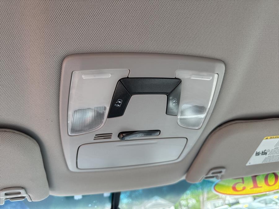 2015 Toyota Sienna 5dr 8-Pass Van LE FWD, available for sale in Waterbury, Connecticut | National Auto Brokers, Inc.. Waterbury, Connecticut 2015 Toyota Sienna 5dr 8-Pass Van LE FWD, available for sale in Waterbury, Connecticut | National Auto Brokers, Inc.. Waterbury, Connecticut