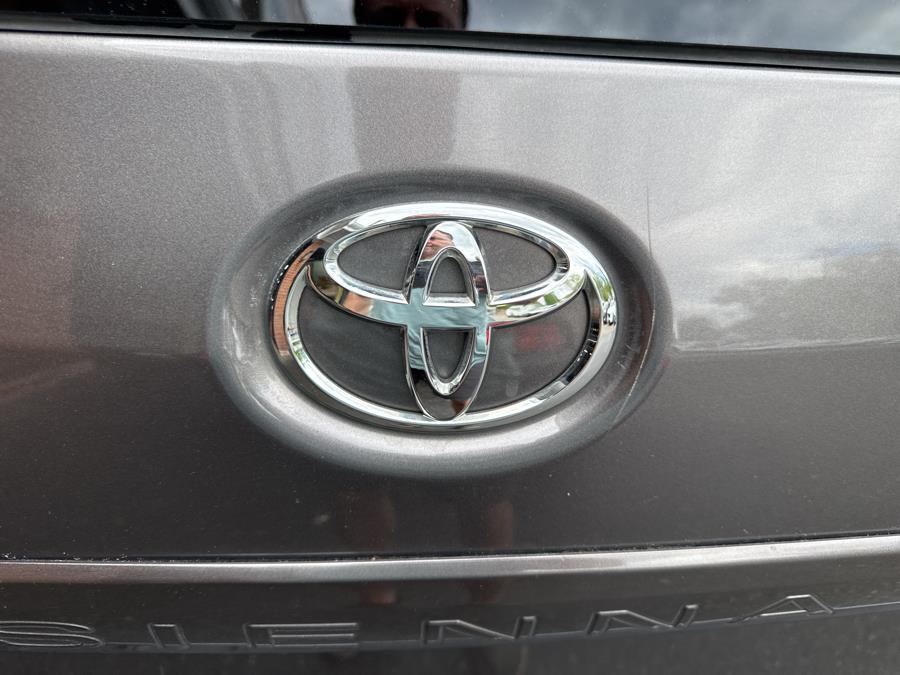 2015 Toyota Sienna 5dr 8-Pass Van LE FWD, available for sale in Waterbury, Connecticut | National Auto Brokers, Inc.. Waterbury, Connecticut 2015 Toyota Sienna 5dr 8-Pass Van LE FWD, available for sale in Waterbury, Connecticut | National Auto Brokers, Inc.. Waterbury, Connecticut