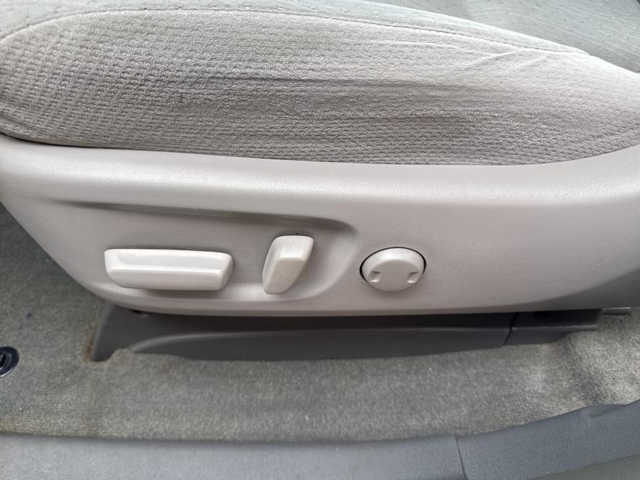 2015 Toyota Sienna 5dr 8-Pass Van LE FWD, available for sale in Waterbury, Connecticut | National Auto Brokers, Inc.. Waterbury, Connecticut 2015 Toyota Sienna 5dr 8-Pass Van LE FWD, available for sale in Waterbury, Connecticut | National Auto Brokers, Inc.. Waterbury, Connecticut