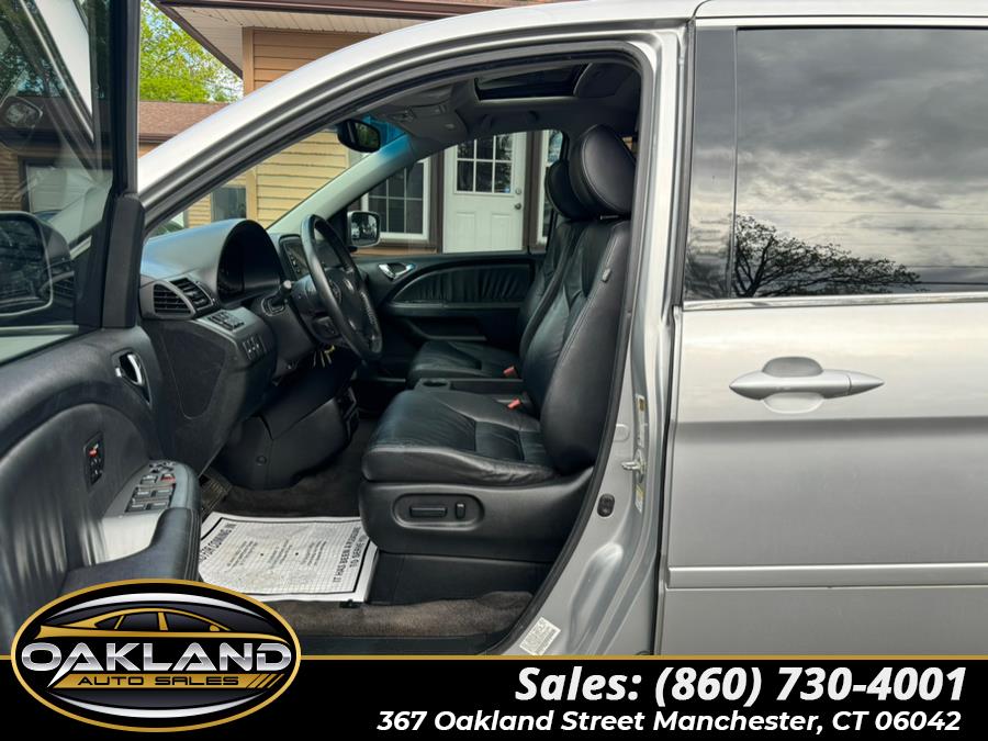 2010 Honda Odyssey 5dr Touring w/RES & Navi, available for sale in Manchester, Connecticut | Oakland Auto Sales. Manchester, Connecticut 2010 Honda Odyssey 5dr Touring w/RES & Navi, available for sale in Manchester, Connecticut | Oakland Auto Sales. Manchester, Connecticut