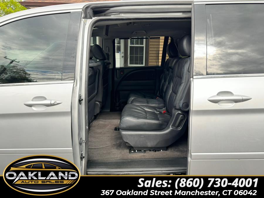2010 Honda Odyssey 5dr Touring w/RES & Navi, available for sale in Manchester, Connecticut | Oakland Auto Sales. Manchester, Connecticut 2010 Honda Odyssey 5dr Touring w/RES & Navi, available for sale in Manchester, Connecticut | Oakland Auto Sales. Manchester, Connecticut