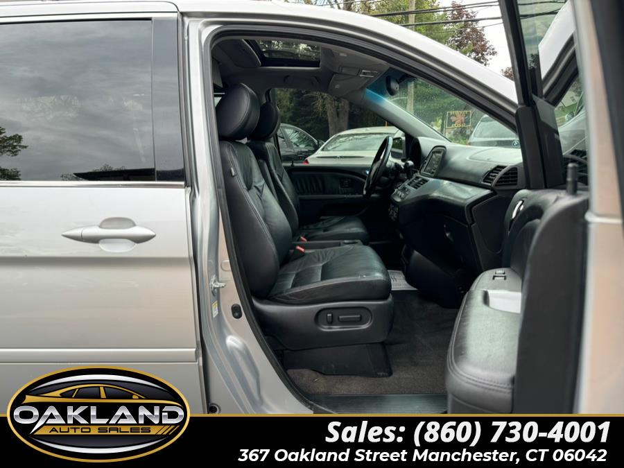 2010 Honda Odyssey 5dr Touring w/RES & Navi, available for sale in Manchester, Connecticut | Oakland Auto Sales. Manchester, Connecticut 2010 Honda Odyssey 5dr Touring w/RES & Navi, available for sale in Manchester, Connecticut | Oakland Auto Sales. Manchester, Connecticut