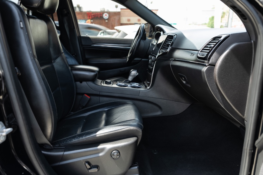 2021 Jeep Grand Cherokee Limited 4x4, available for sale in Flushing, New York | Silverline Auto Group. Flushing, New York 2021 Jeep Grand Cherokee Limited 4x4, available for sale in Flushing, New York | Silverline Auto Group. Flushing, New York