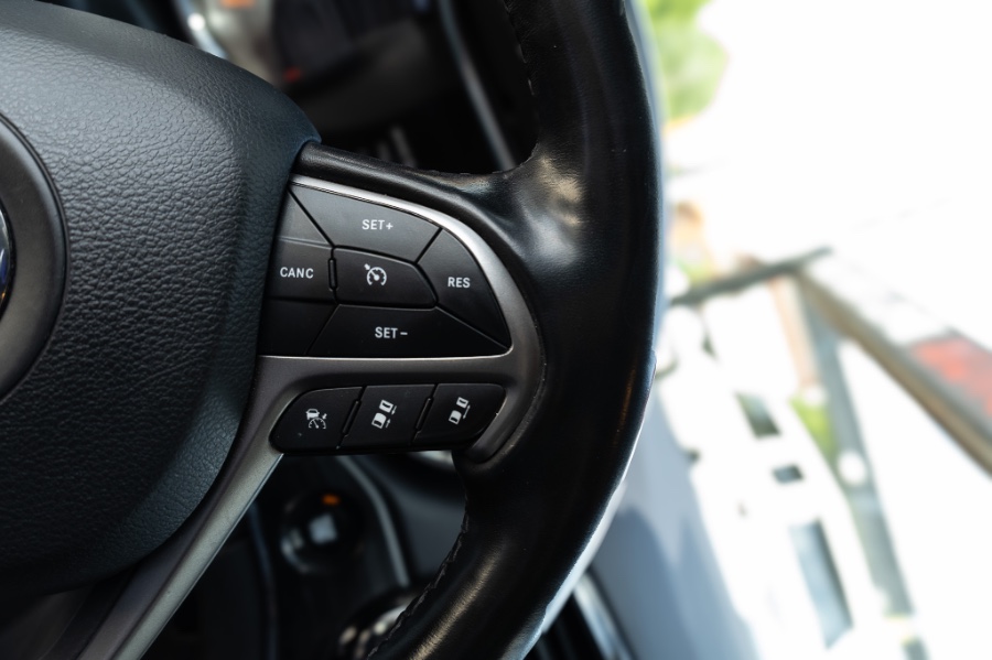 2021 Jeep Grand Cherokee Limited 4x4, available for sale in Flushing, New York | Silverline Auto Group. Flushing, New York 2021 Jeep Grand Cherokee Limited 4x4, available for sale in Flushing, New York | Silverline Auto Group. Flushing, New York