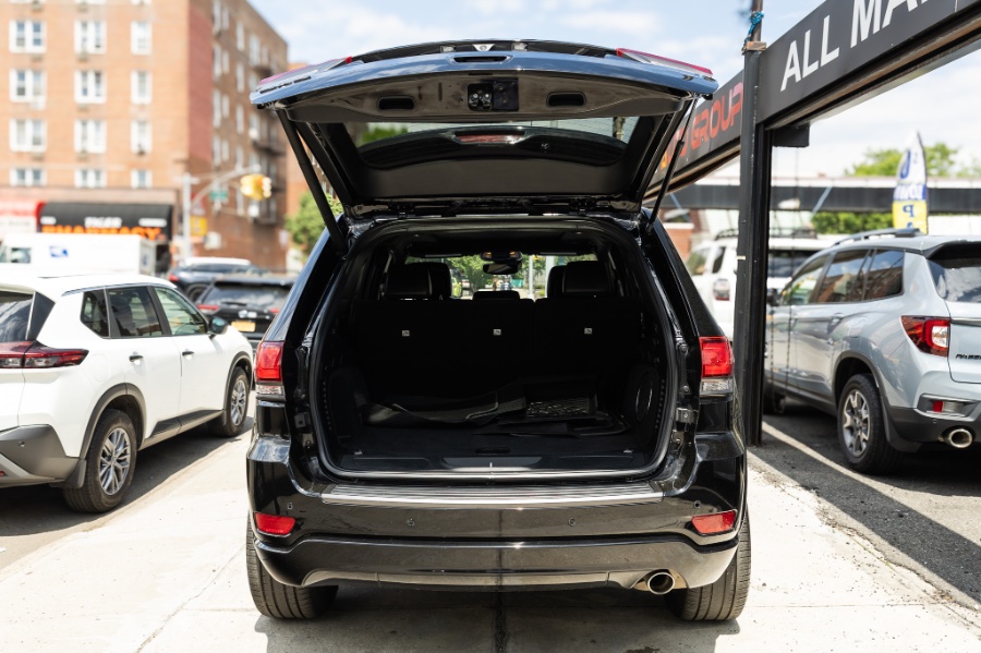 2021 Jeep Grand Cherokee Limited 4x4, available for sale in Flushing, New York | Silverline Auto Group. Flushing, New York 2021 Jeep Grand Cherokee Limited 4x4, available for sale in Flushing, New York | Silverline Auto Group. Flushing, New York