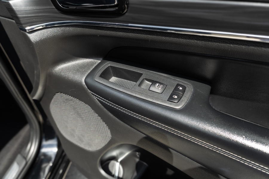 2021 Jeep Grand Cherokee Limited 4x4, available for sale in Flushing, New York | Silverline Auto Group. Flushing, New York 2021 Jeep Grand Cherokee Limited 4x4, available for sale in Flushing, New York | Silverline Auto Group. Flushing, New York