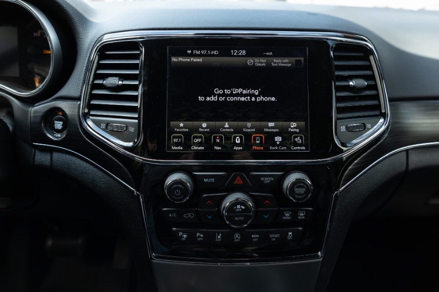 2021 Jeep Grand Cherokee Limited 4x4, available for sale in Flushing, New York | Silverline Auto Group. Flushing, New York 2021 Jeep Grand Cherokee Limited 4x4, available for sale in Flushing, New York | Silverline Auto Group. Flushing, New York