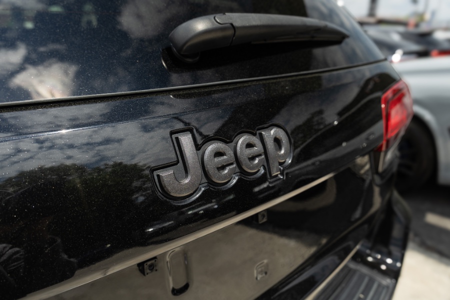 2021 Jeep Grand Cherokee Limited 4x4, available for sale in Flushing, New York | Silverline Auto Group. Flushing, New York 2021 Jeep Grand Cherokee Limited 4x4, available for sale in Flushing, New York | Silverline Auto Group. Flushing, New York