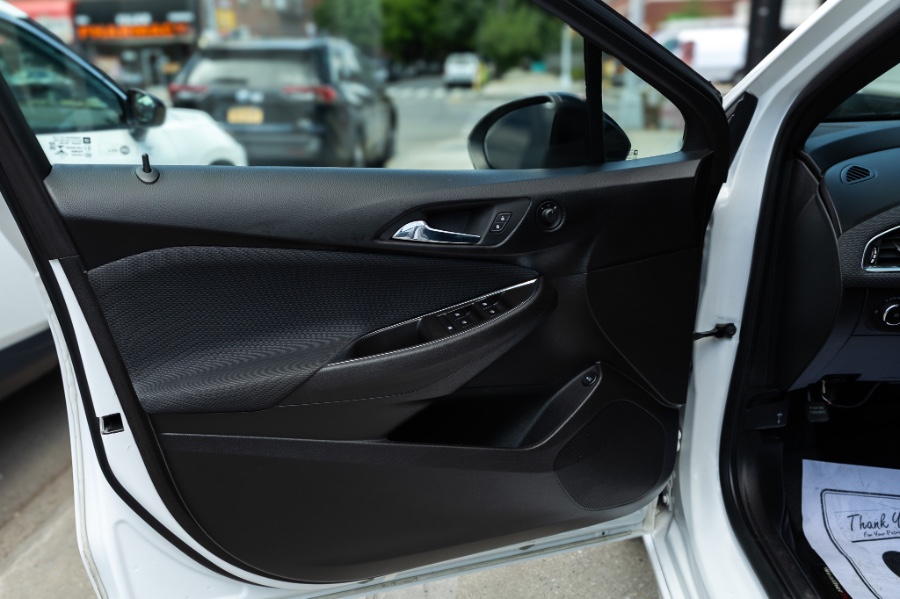 2018 Chevrolet Cruze 4dr Sdn 1.4L LT w/1SD, available for sale in Flushing, New York | Silverline Auto Group. Flushing, New York 2018 Chevrolet Cruze 4dr Sdn 1.4L LT w/1SD, available for sale in Flushing, New York | Silverline Auto Group. Flushing, New York