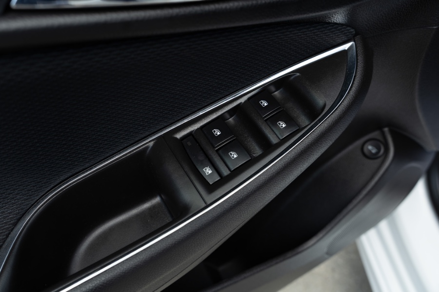 2018 Chevrolet Cruze 4dr Sdn 1.4L LT w/1SD, available for sale in Flushing, New York | Silverline Auto Group. Flushing, New York 2018 Chevrolet Cruze 4dr Sdn 1.4L LT w/1SD, available for sale in Flushing, New York | Silverline Auto Group. Flushing, New York