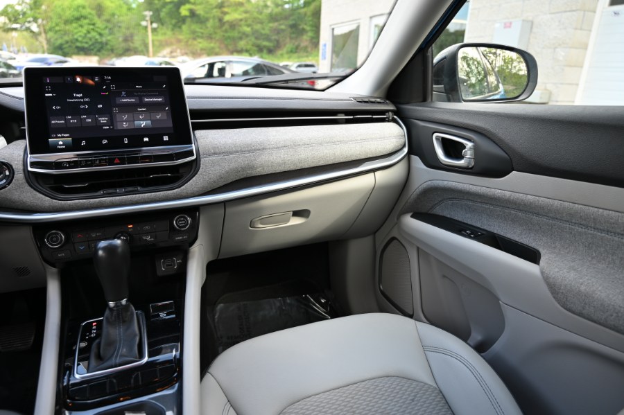 2022 Jeep Compass Latitude, available for sale in Waterbury, Connecticut | Highline Car Connection. Waterbury, Connecticut 2022 Jeep Compass Latitude, available for sale in Waterbury, Connecticut | Highline Car Connection. Waterbury, Connecticut